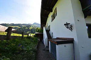 mfimmobilienlandhaus3.jpg